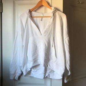FABLETICS WHITE DEEP-V OVERSIZED CROP HOODIE | MED